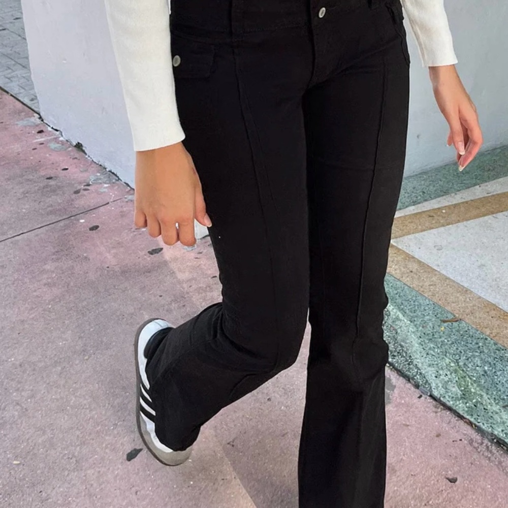 Brandy Melville (John Galt) Agatha Low
Rise Flared Pants